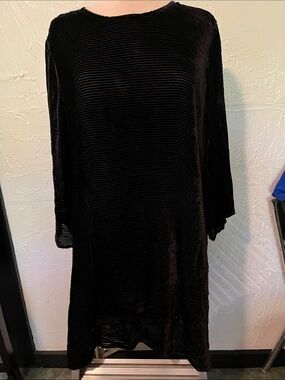 Eileen Fisher Black Ribbed Velvet Long-Sleeve Shift Dress
